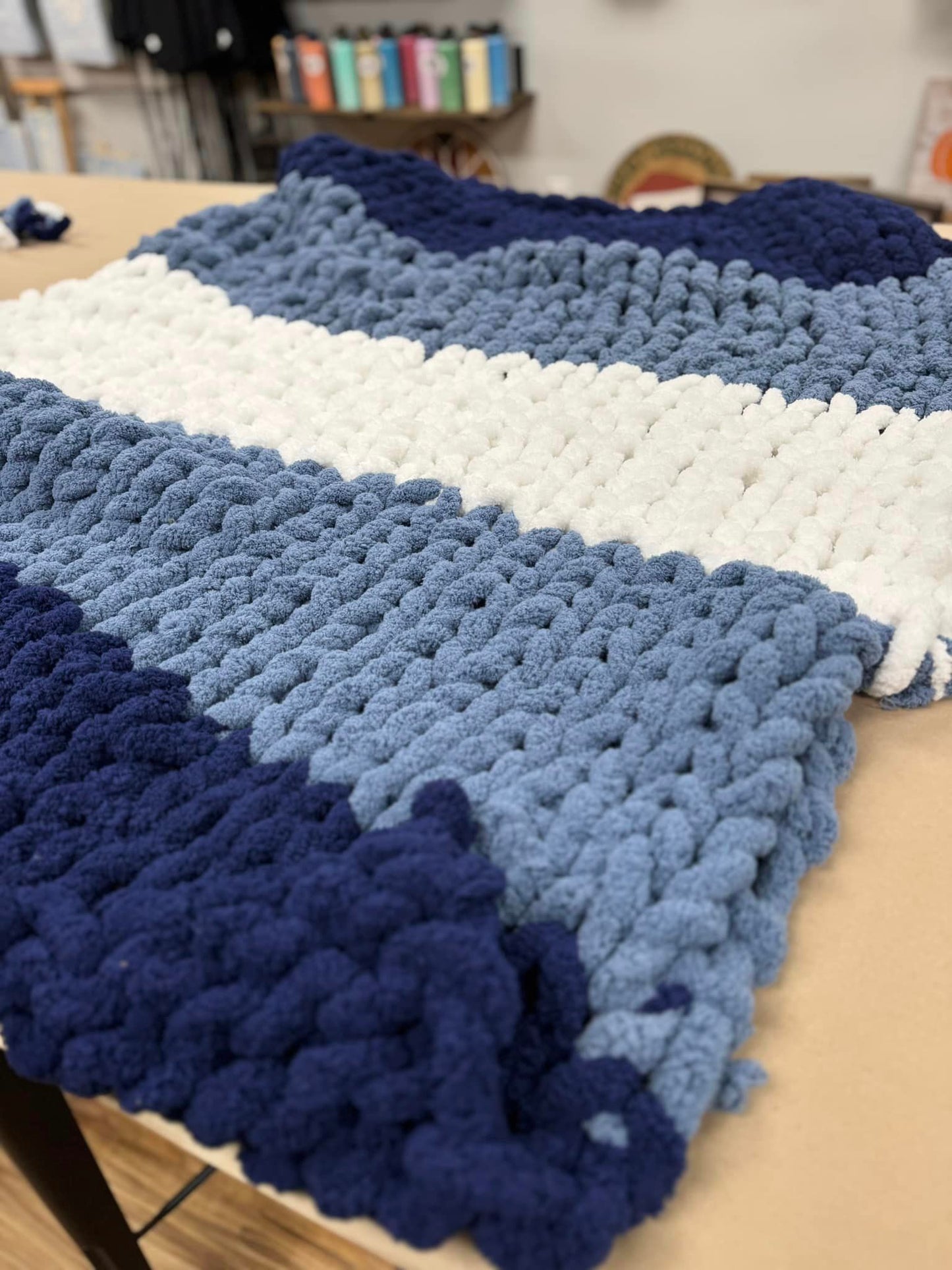 10/23/25 - Cozy Knit Blankets - 6PM