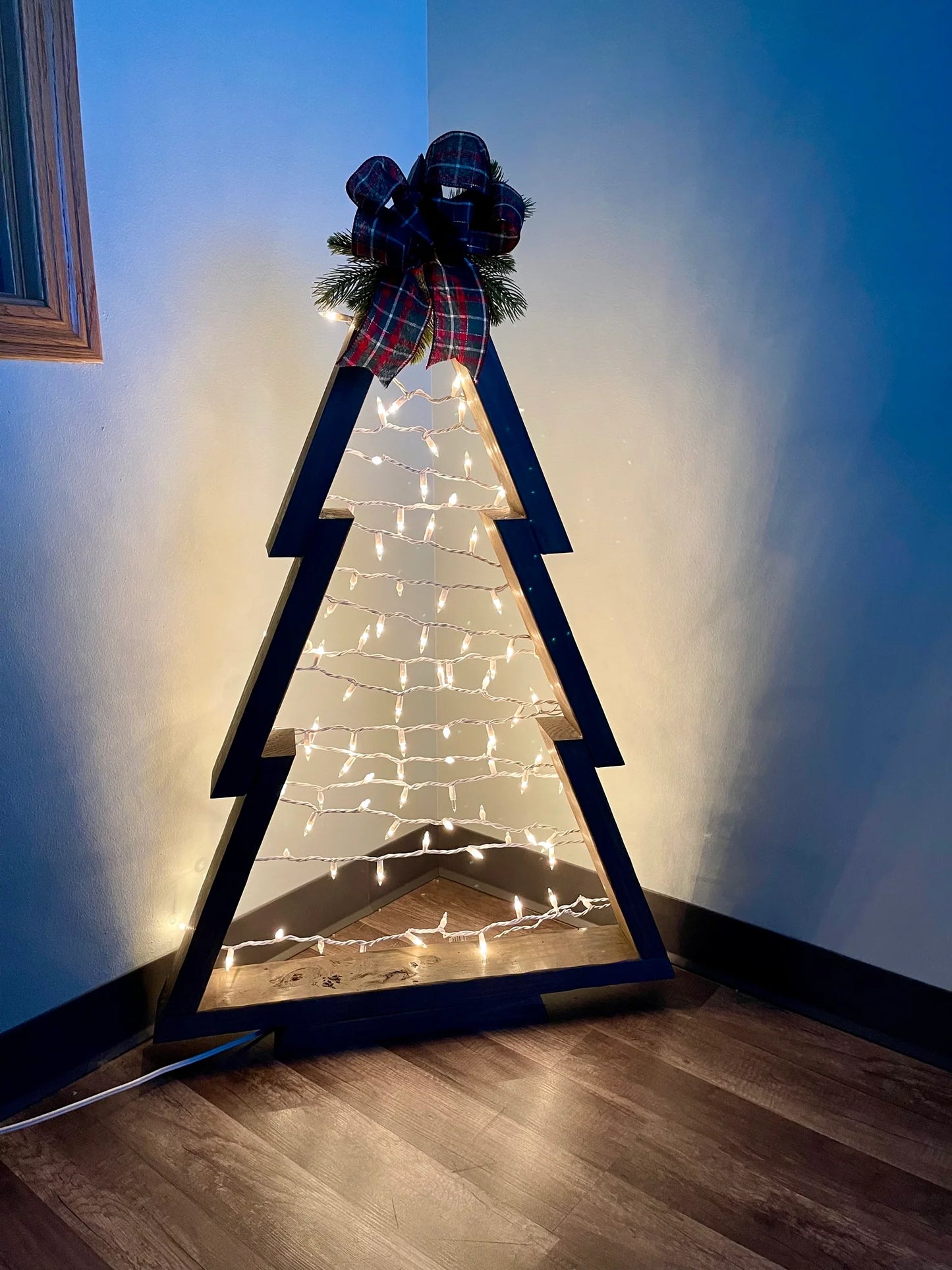 12/01/25 - Triangle & Layered Trees ✨ONLY FIVE SEATS AVAILABLE✨ - 6PM