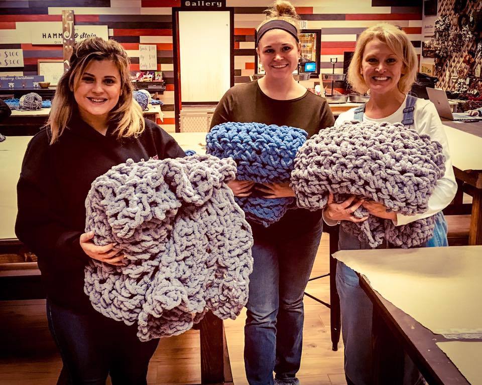 10/23/25 - Cozy Knit Blankets - 6PM